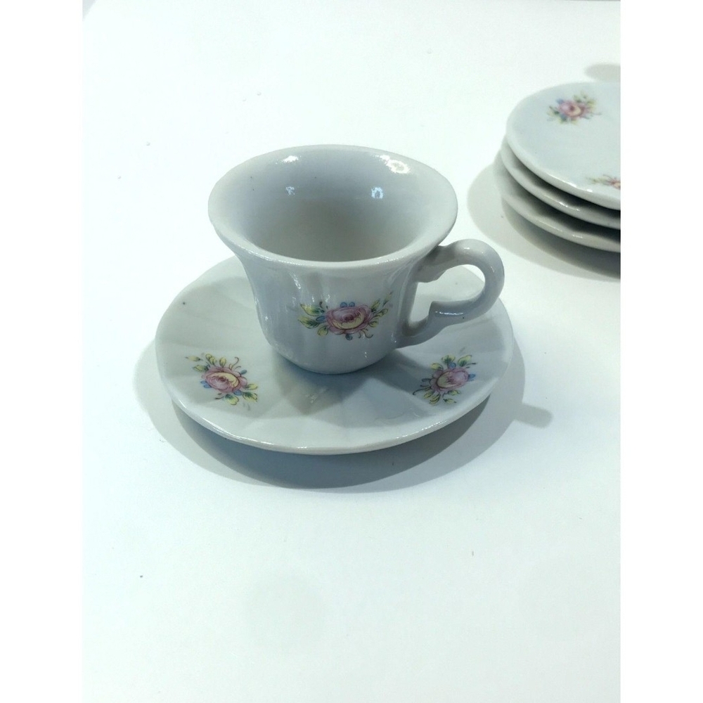 Delton Collectable Tea Set - Picture 4 of 6